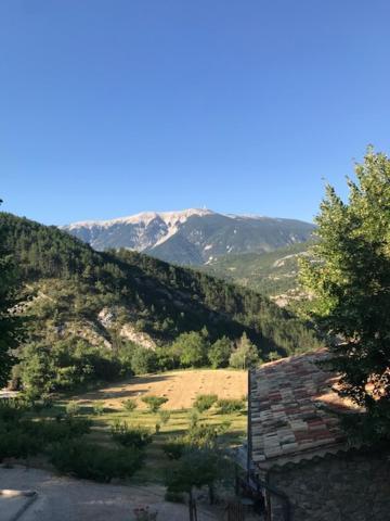La Baptistine Face Au Ventoux La Clue Plaisians Exterior foto